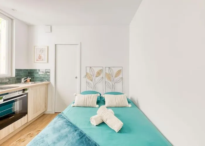 Le Clichy Chic